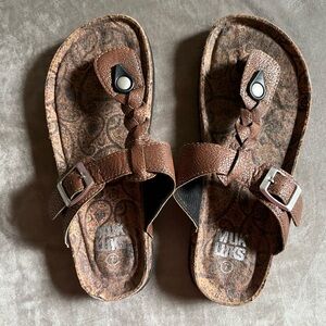 Muk Luks thong sandals